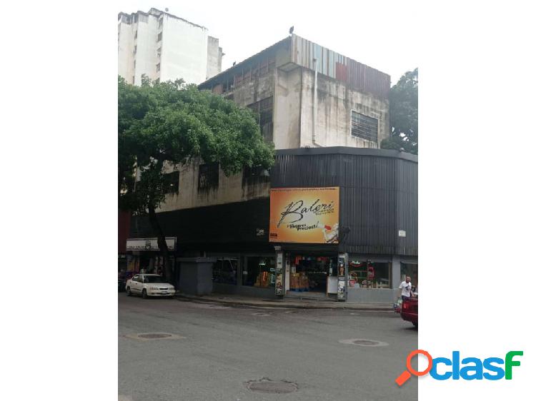 Ofrecemos en Alquiler Amplia Oficina en El Centro de Caracas