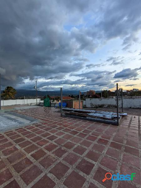 Terreno en urbanización Santa Elena