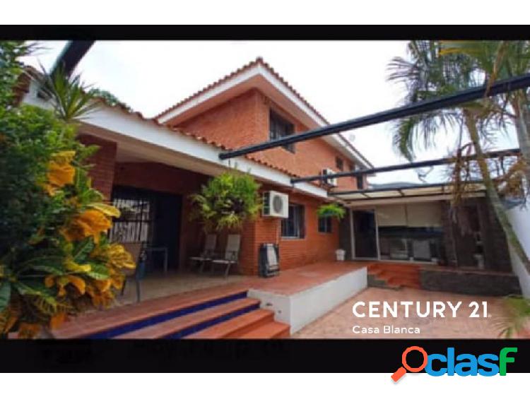 c21 casa blanca vende casa tipo quinta en lomas del este