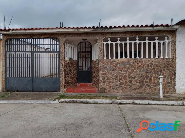 Venta de casa en la urbanización Las Brisas de Cúa, Estado