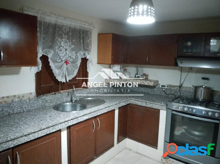 CASA EN VENTA ALTOS DE JALISCO MARACAIBO API 4958