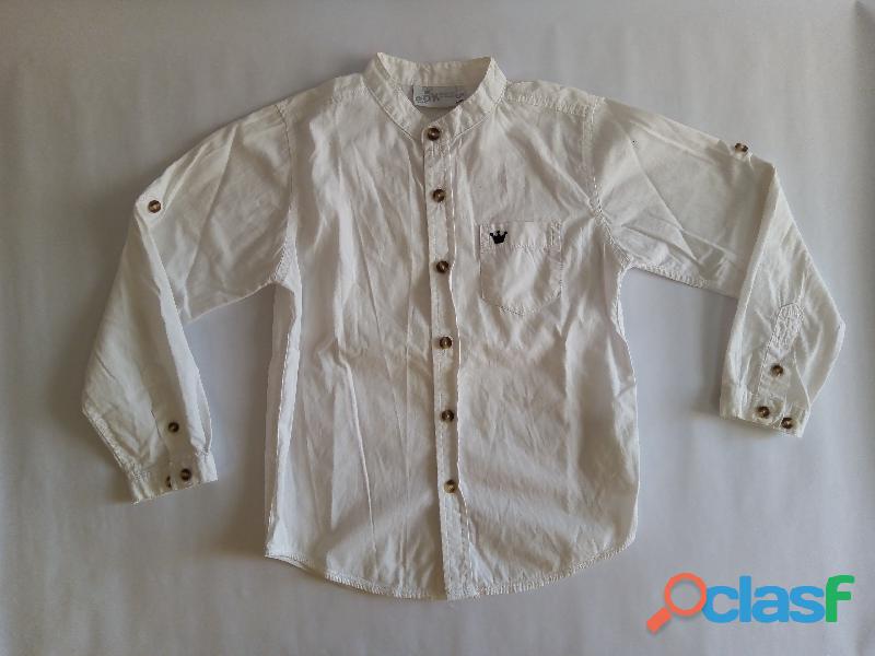 Camisa blanca "EPK". Talla 6. Usada: USD 5.⁰⁰