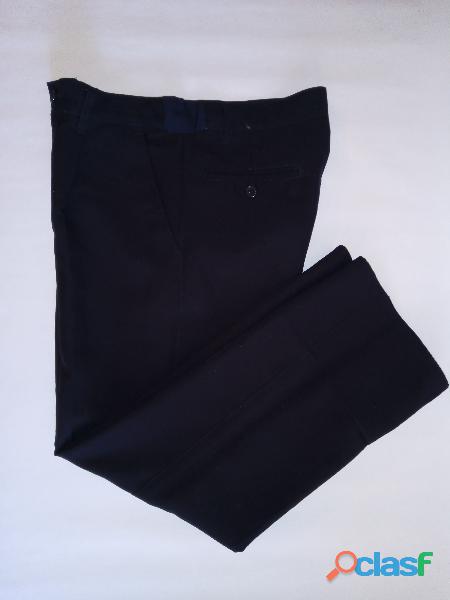 Pantalones escolares, tallas 12 y 14, usados: USD 5,⁰⁰