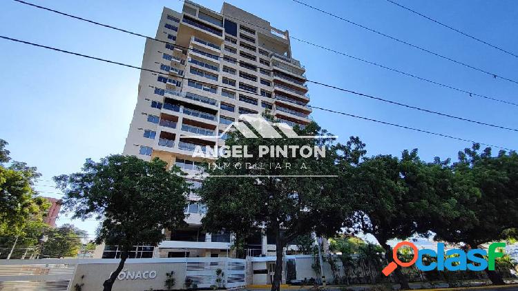 APARTAMENTO EN VENTA EN AV EL MILAGRO MARACAIBO API 4995