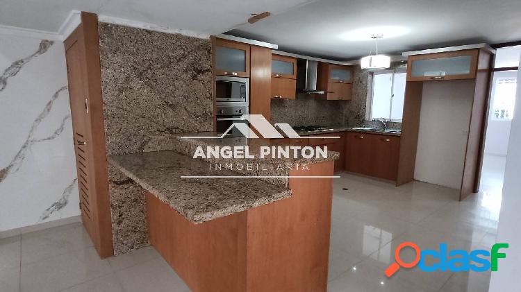 CASA EN VENTA LAGO MAR BEACH MARACAIBO API 5042