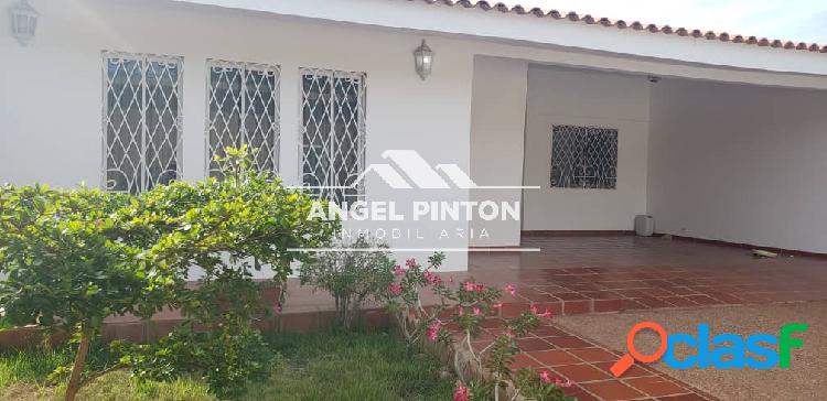 CASA EN VENTA EN EL PILAR MARACAIBO API 5694