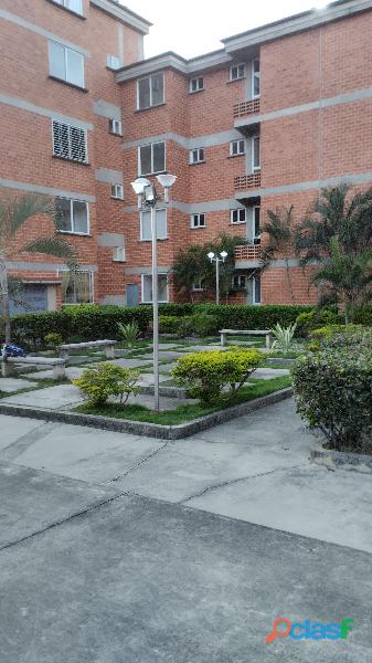 Apartamento en Ciudad Alianza, Res. Alto Monte I. Guacara.