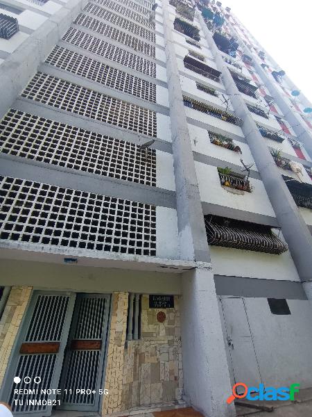 Venta Apartamento Caricuao UD-4. 65 m2