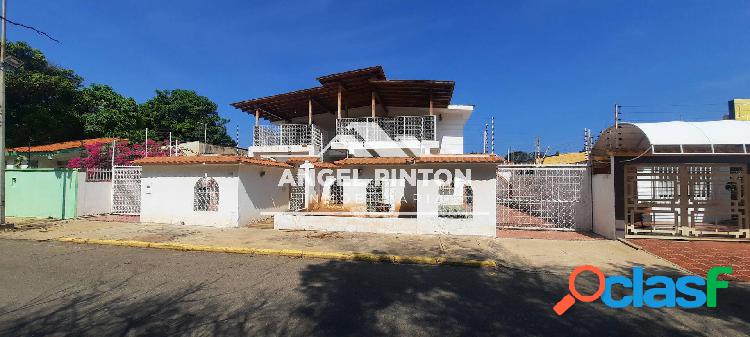 CASA COMERCIAL EN VENTA CANTA CLARO MARACAIBO API 5561