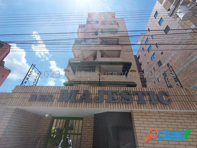 Apartamento en Venta en Urb. El Bosque-Cod. 24-4425-José