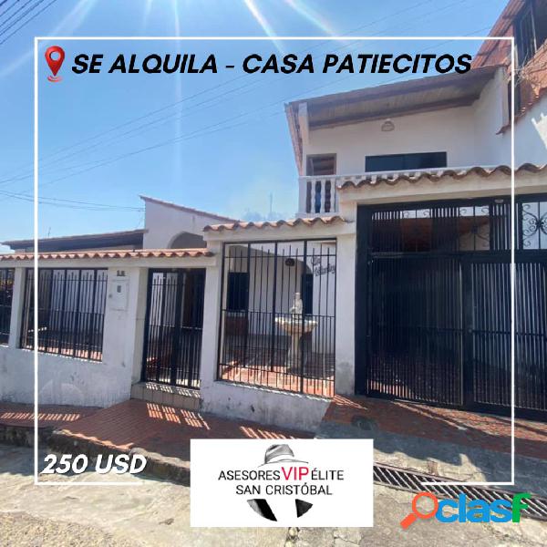 CASA EN PATIECITOS