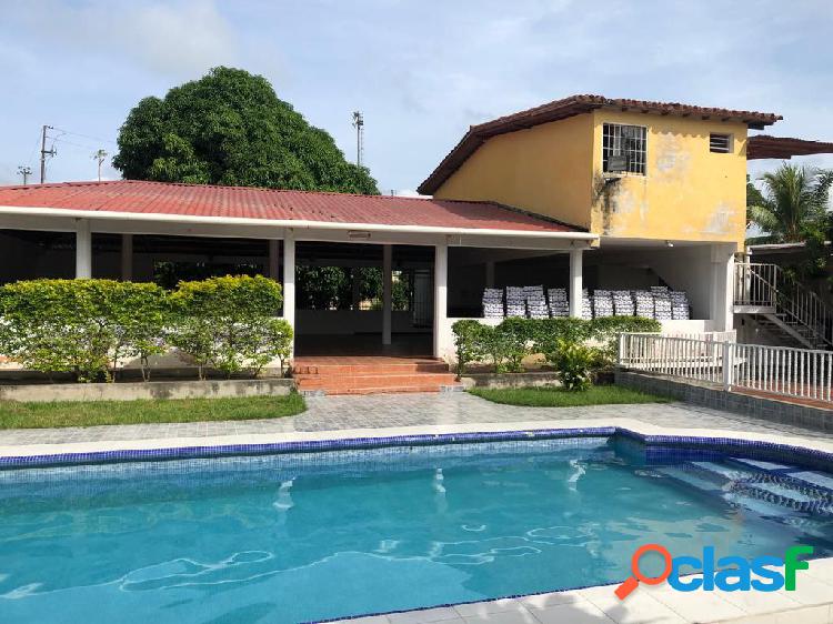 Casa Granja con Piscina en San Felipe, Yaracuy