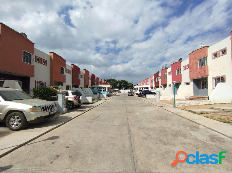 Casa de Dos Pisos en Venta en Urbanización Monte Alto de