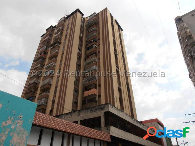 Apartamento en Venta en El Centro Maracay 24-24603