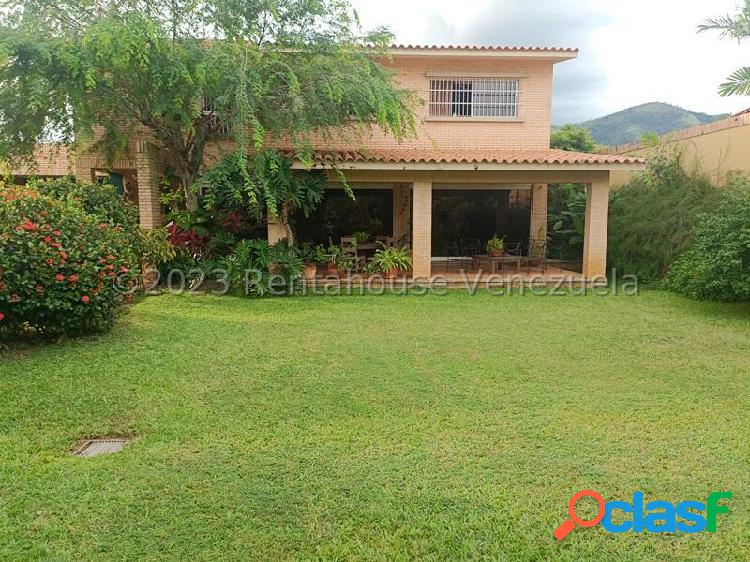 Casa en venta ubicada en Guaparo Country Clud Valencia