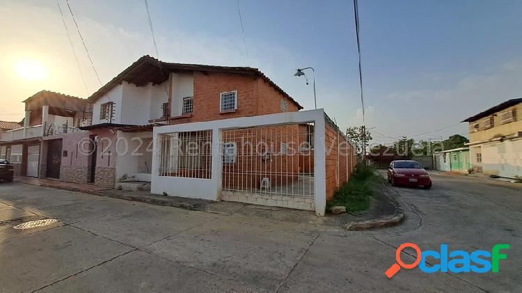 Townhouse en venta en Cagua 24-24461