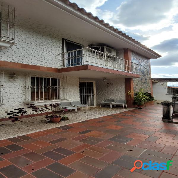 EN VENTA CASA CON EXCELENTE UBICACION EN TRIGAL NORTE