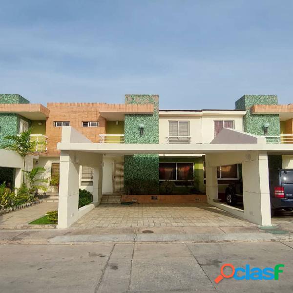 SAMIR TROSEL VENDE BELLO TOWNHOUSE EN RESIDENCIAS BRISAS DEL