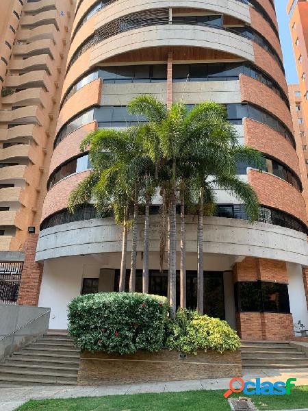 SAMIR TROSEL VENDE LUJOSO Y AMPLIO APARTAMENTO EXCLUSIVO EN