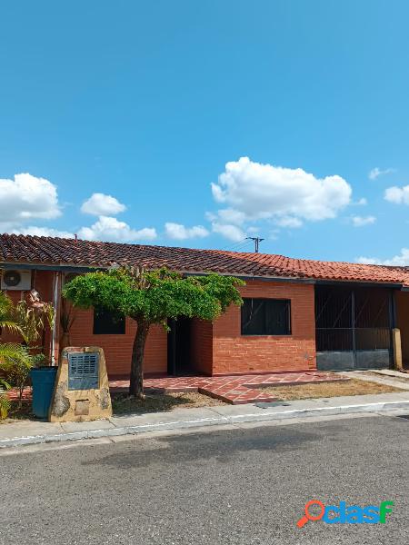 Casa en Res. Las Trianas, Pueblo San Diego. SOC-042