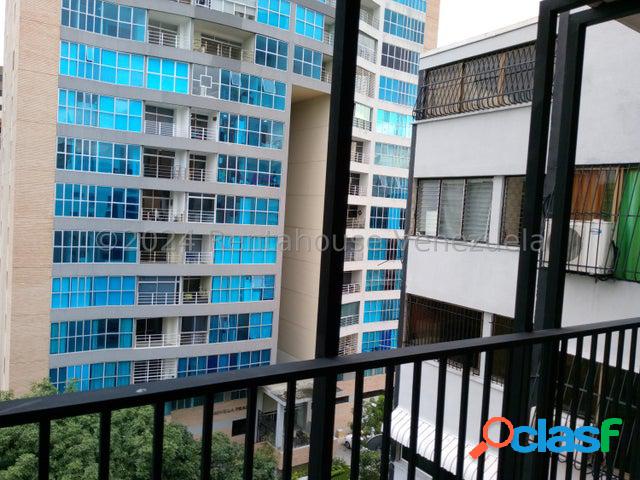 Bello apartamento en venta en Sabana Larga Valencia Carabobo