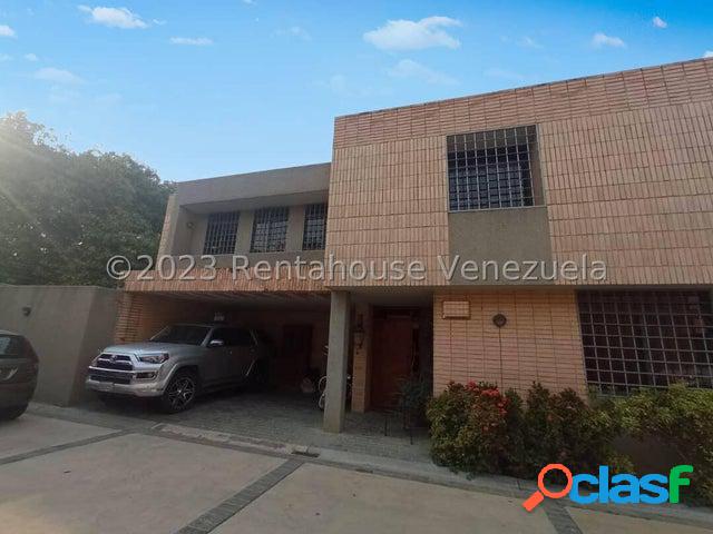 24-10007 Townhouse en Venta Las Quintas Naguanagua