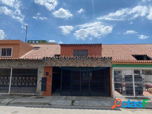 24-15262 Townhouses en Venta Amoblado Las Quintas Naguanagua