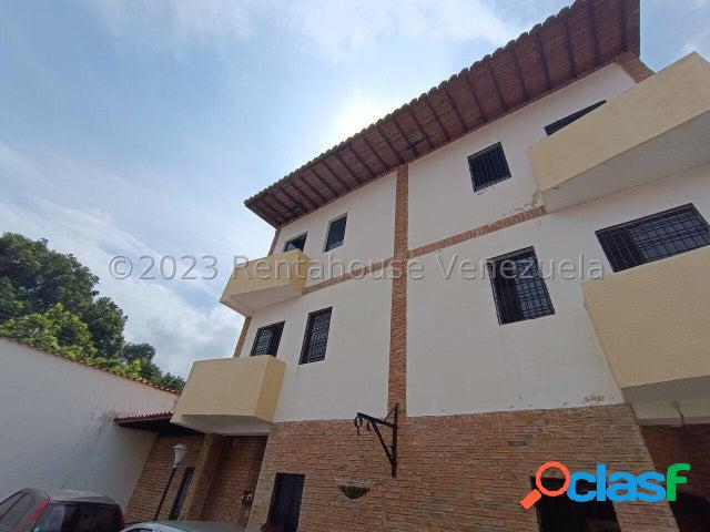 24-9800 Townhouse en Venta Las Quintas Naguanagua