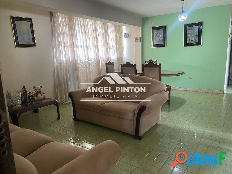 APARTAMENTO EN VENTA RES. EL CUJI MARACAIBO API 6727