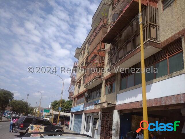 Apartamento en venta en Av Lara Valencia Carabobo 2421066 P