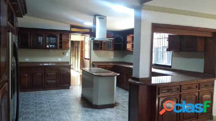 EN VENTA CASA EN CALLE CERRADA URBANIZACION LA TRIGALEÑA