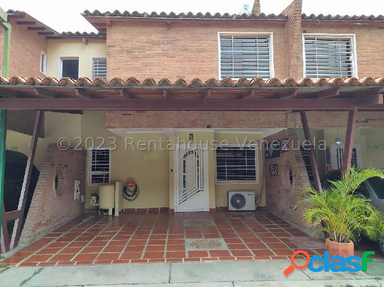 townhouse totalmente Amoblado en Alquiler ubicado en Villa