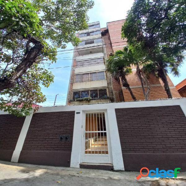 Apartamento en Avenida Lara al Este de Barquisimeto