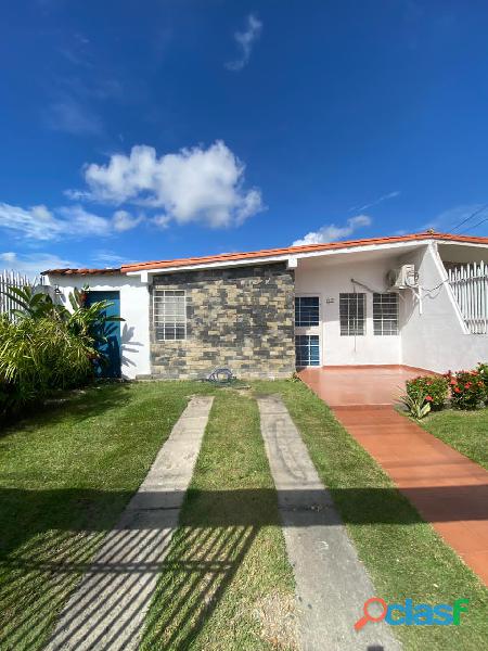 CASA EN VENTA EN URBANIZACION LA ESTANCIA CABUDARE