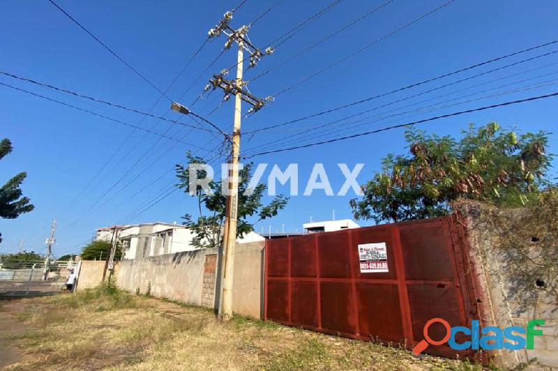 Terreno en Venta Urb. La Trinidad Remax Millenium