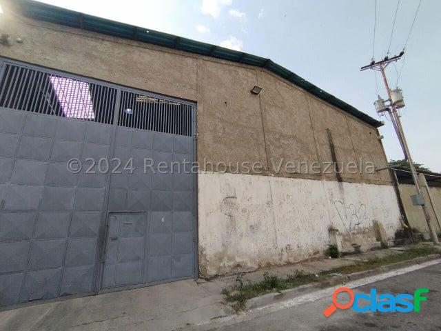 24-16907 Galpón industrial con ubicación estratégica Los