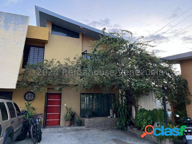 24-29258 Townhouse Amoblado en venta Los Guayabitos