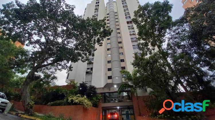 Apartamento en Residencias Los Himalayas. Urb. El Bosque,