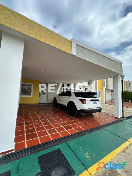 Casa En Venta. Villa Las Lomas. Remax Millenium