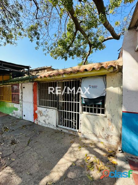 Casa con Local Comercial en Venta Urb. Los Olivos Remax