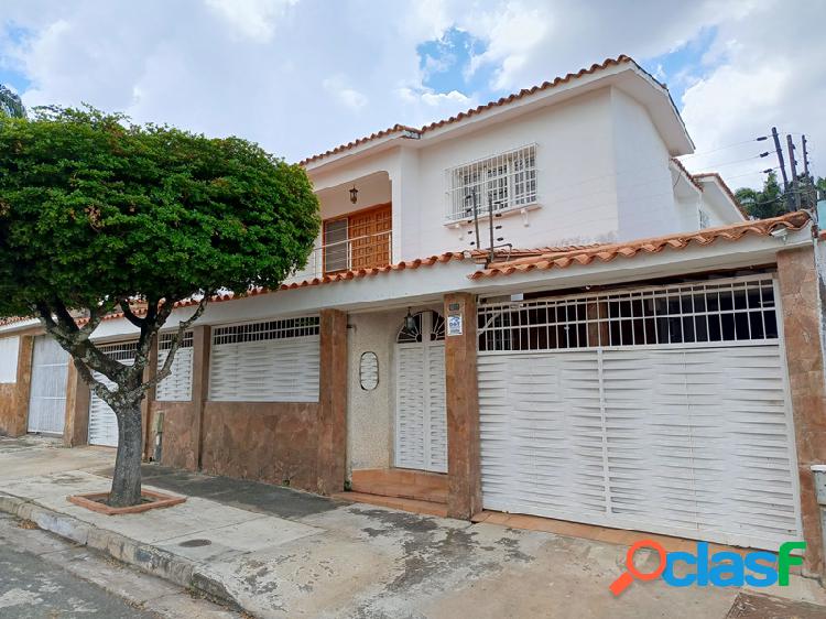 Casa en Calle Jupiter, Trigal Norte. PLC-1014