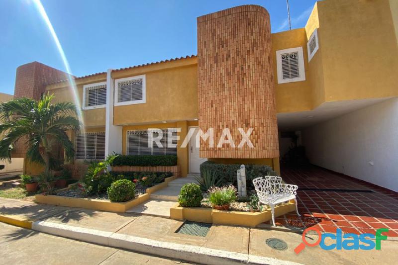 Casa en Venta Villa Rincón del Mangle Av. Milagro Norte