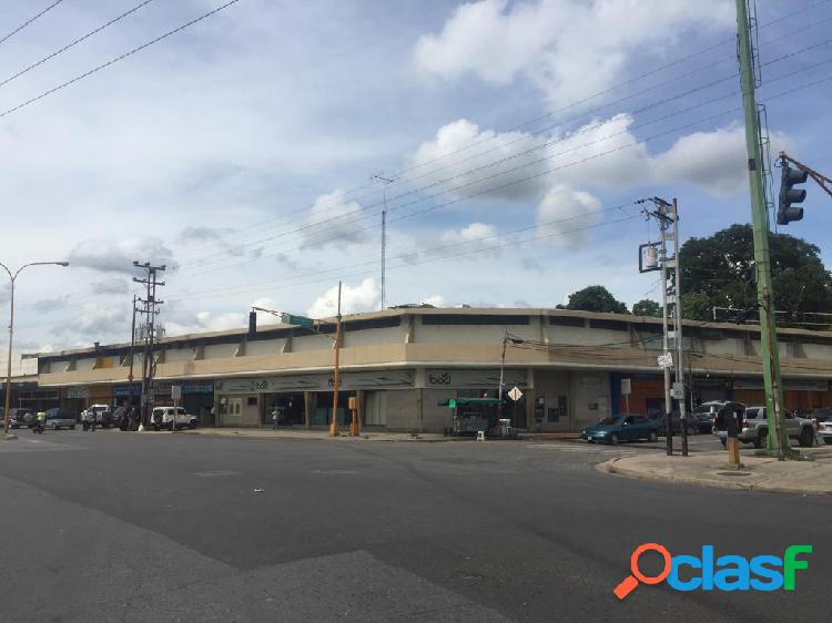 Centro Comercial en la Avenida Lisandro Alvarado