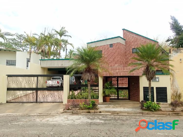 Hermosa Casa en Altos de Guataparo Esta Hermosa Casa de 2