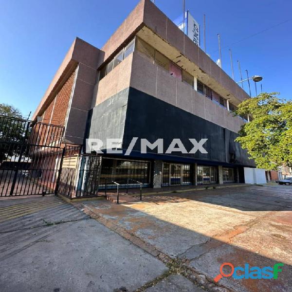 Local Comercial En Venta. 5 De Julio. Remax Millenium