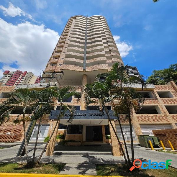 Moderno apartamento de 222 m2 en venta ubicado en la Urb. El