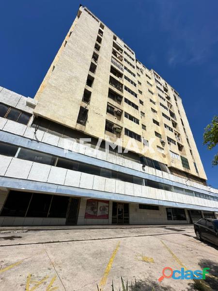 Oficina en Alquiler Torre 12 Remax Millenium