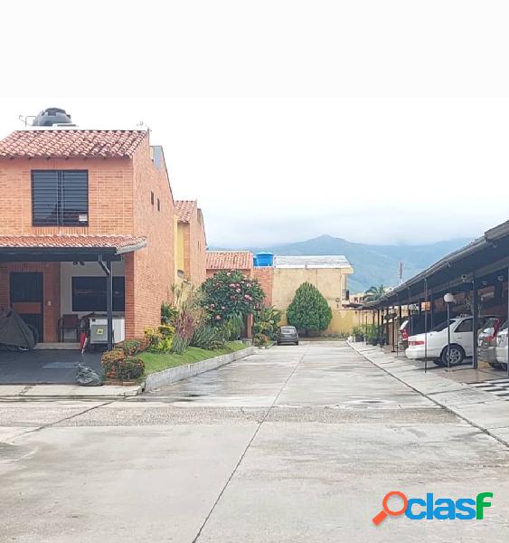 TownHouse en Res. Guayabal Garden, Naguanagua. PLTH-290