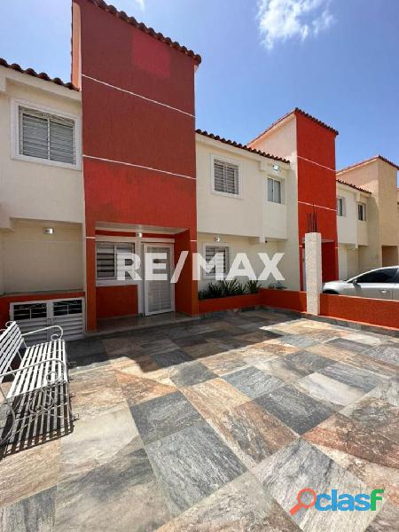 TownHouse en Venta Villa Stephany Remax Millenium