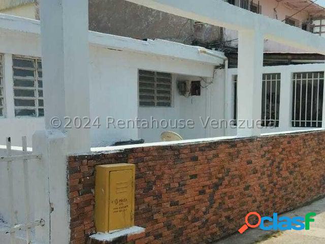 24-12806 Casa a remodelar al gusto del cliente,ubicada en La